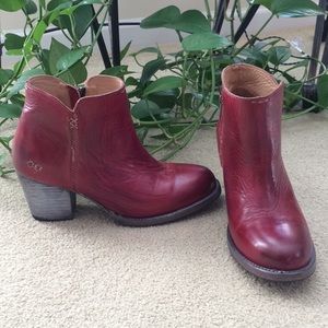 8.5 Bed Stu Burgundy Ankle Boot. Like NEW!!!